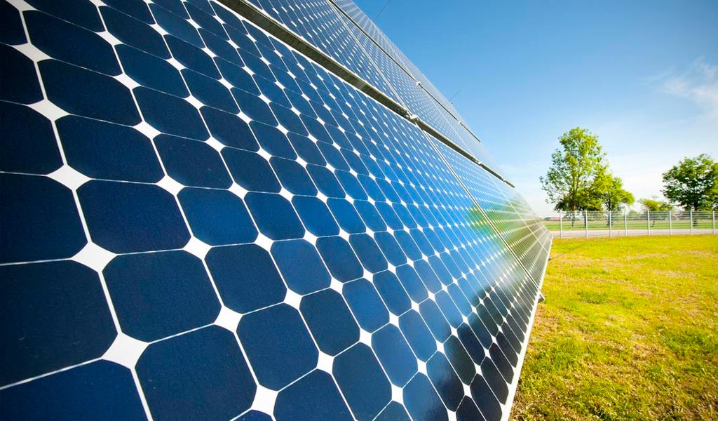 Consumidores apostam na energia solar para economizar